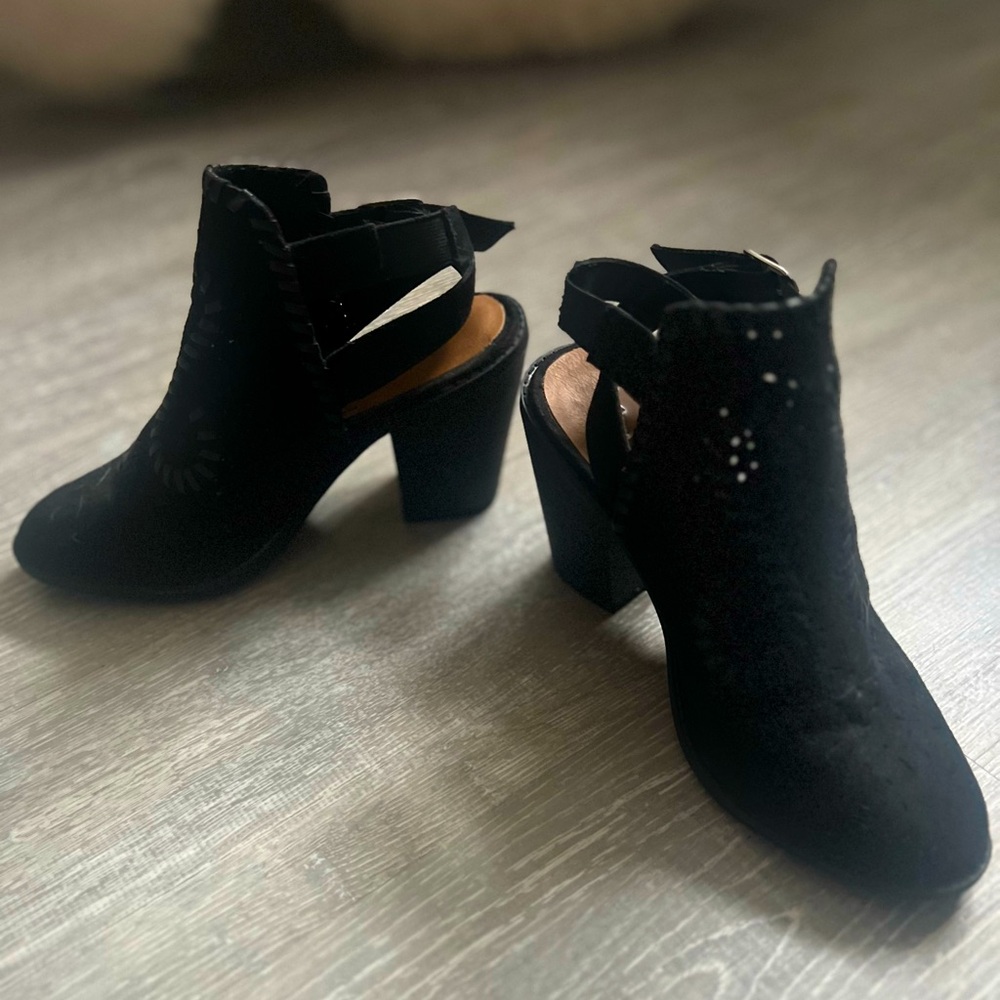 Heeled clogs